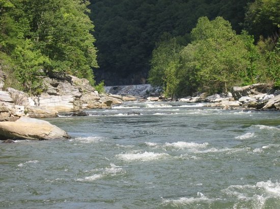 Top 5 White Water Rafting Spots In Tennessee