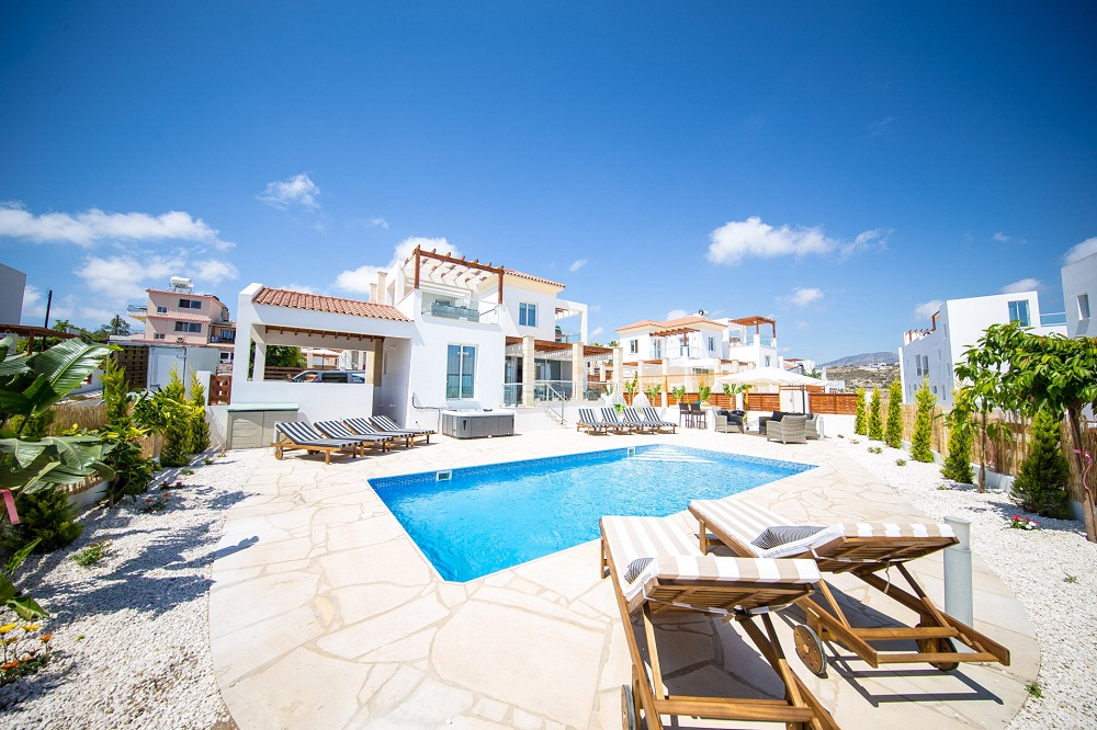 luxury rented villas