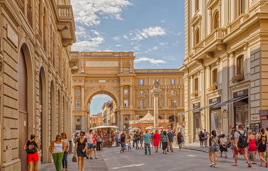 5 Piazza della Repubblica In Florence