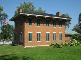 3 Romantic Destinations In Illinois