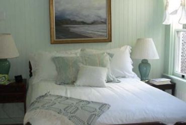 5 Tips For Creating A Cozy and Calm Bedroom