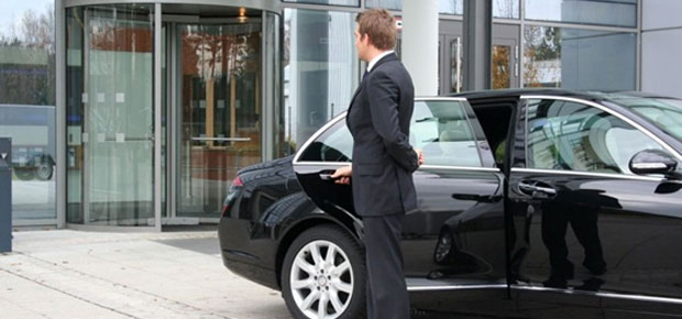 Why It Is Better To Hire Taxi Service For Airport Transfer In Rome?