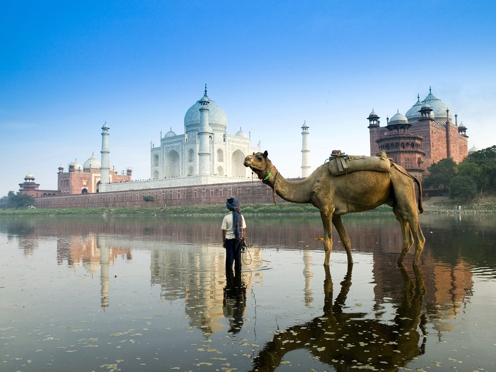 Agra – A Timeless Old City Still Clinging To Its Glorious Past