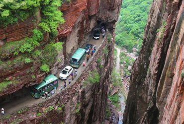 A List Of 6 Dangerous Places Of The World For Driving!