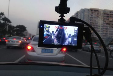 High-end GPS Tracker Used In Automobiles or Cars For Long Distance Travelling