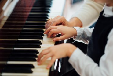 Practical Benefits Of Taking Up Piano Lessons